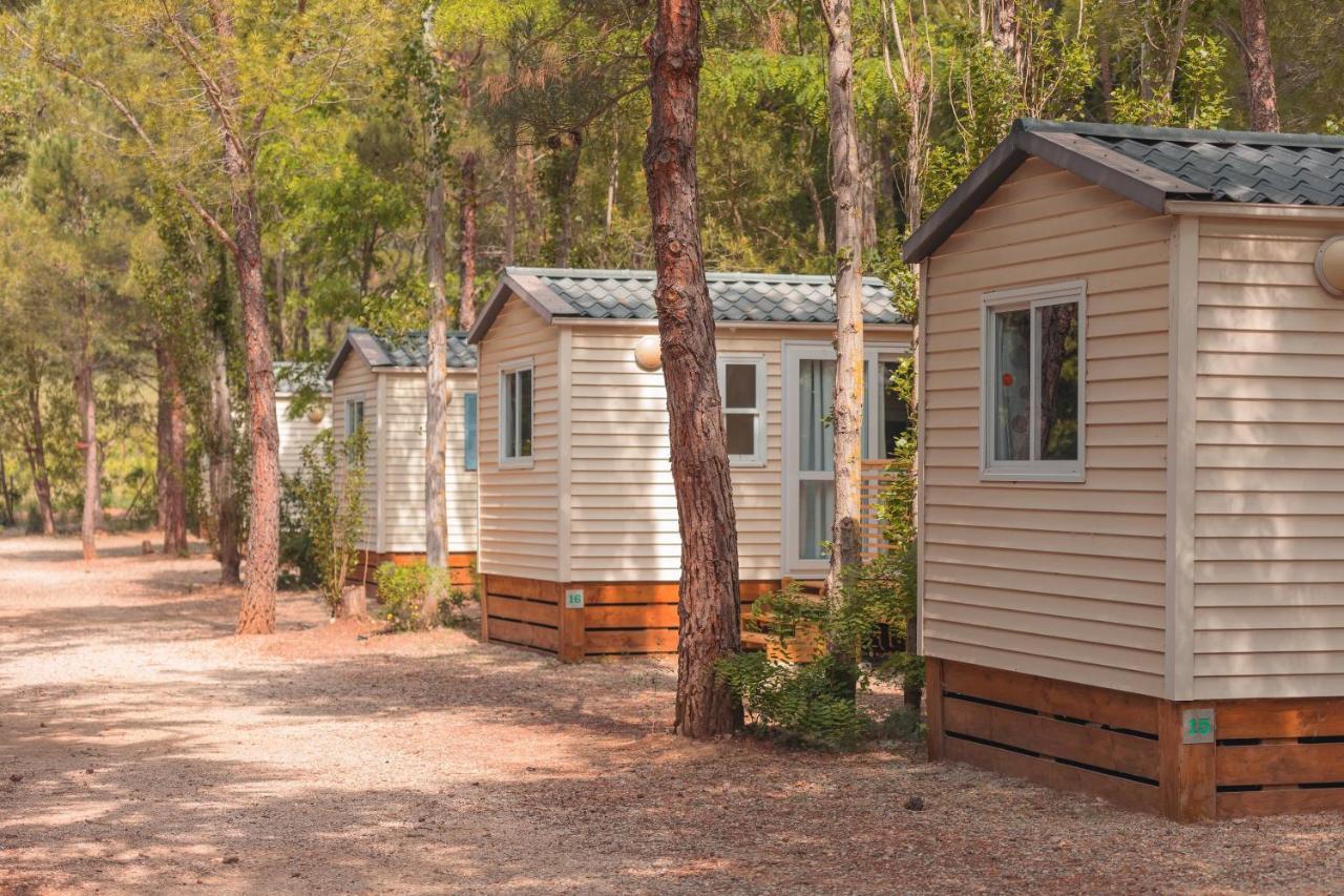 Camping la Peiriere Tuchan Bagian luar foto