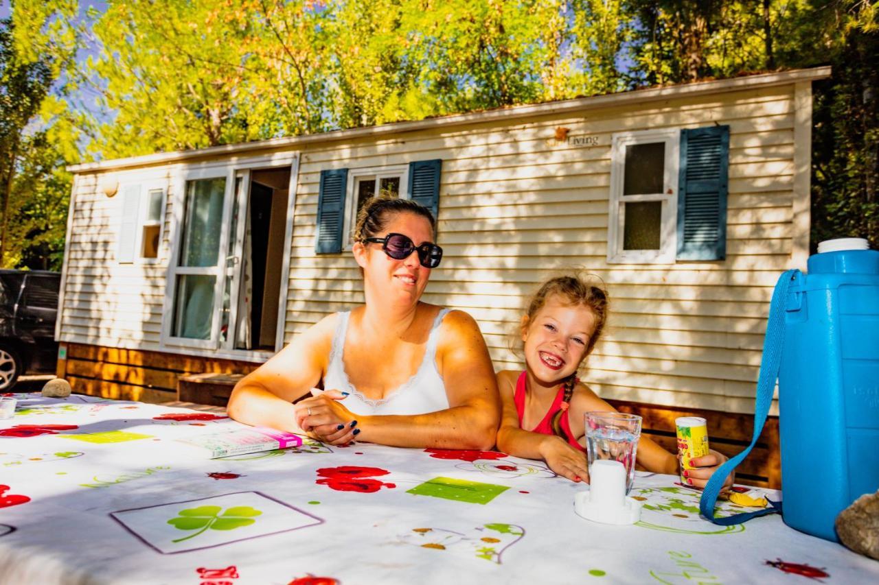 Camping la Peiriere Tuchan Bagian luar foto