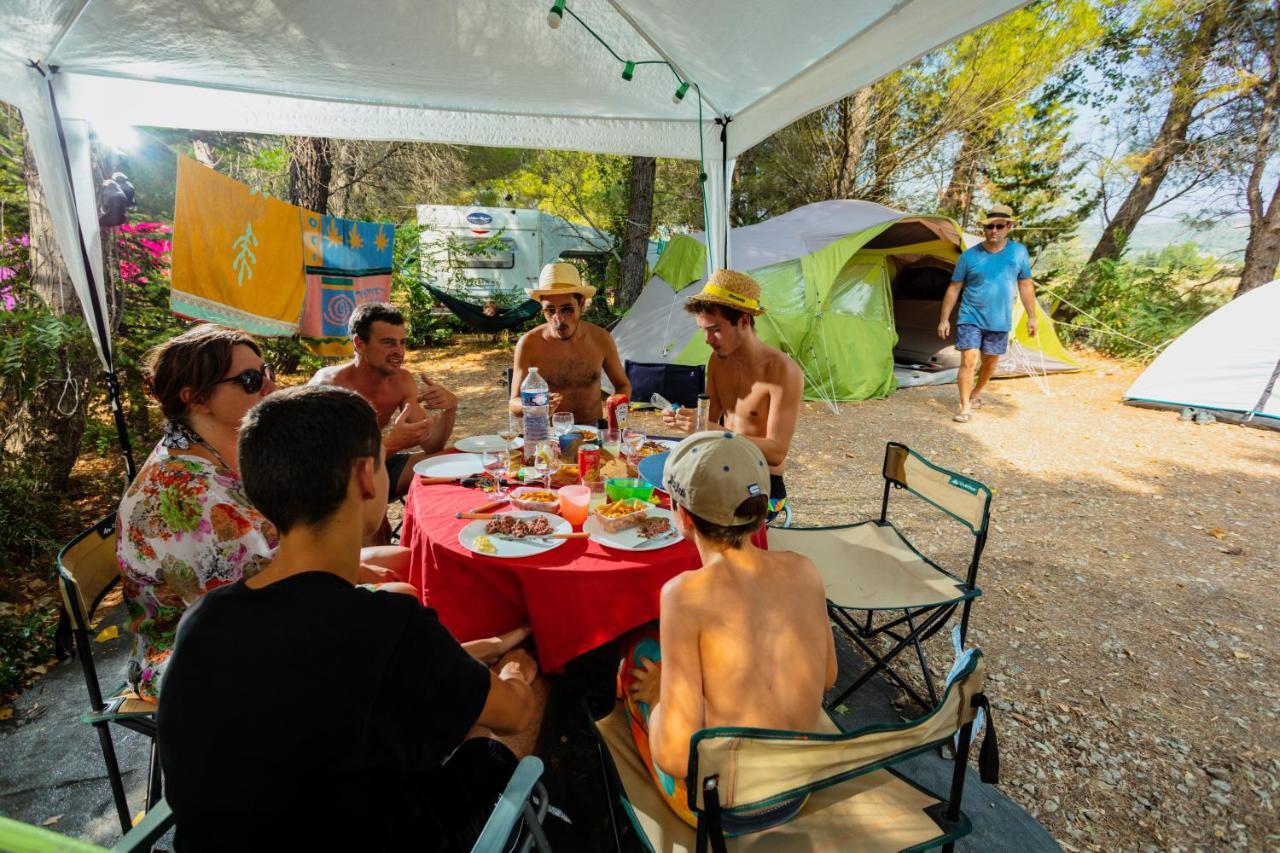 Camping la Peiriere Tuchan Bagian luar foto